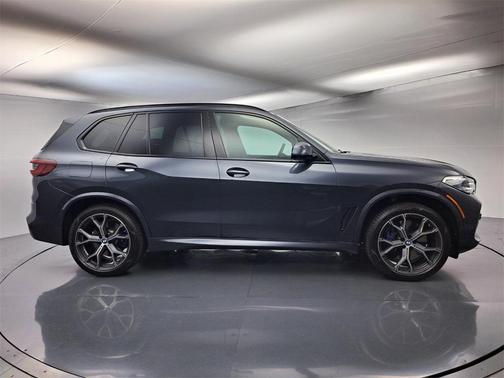 2022 BMW X5 M50i