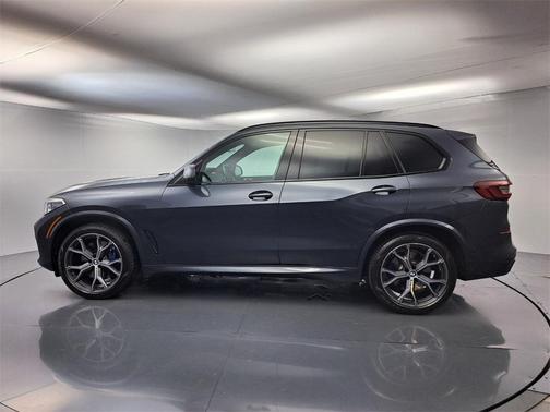 2022 BMW X5 M50i