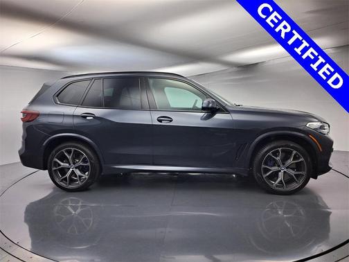 2022 BMW X5 M50i
