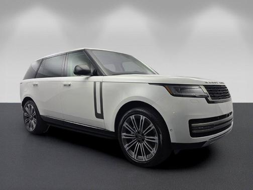 Ostuni Pearl White 2023 Land Rover Range Rover P400 SE