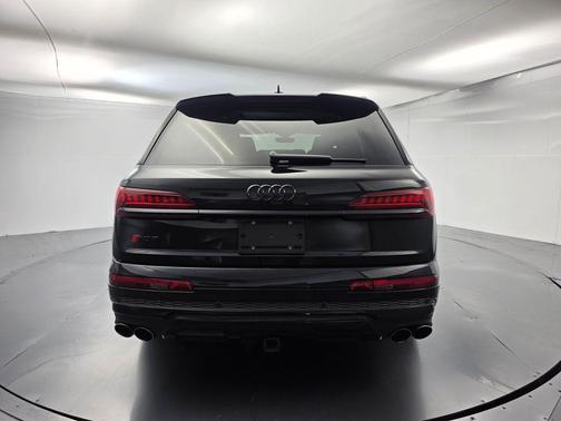 Mythos Black Metallic 2023 Audi SQ7 4.0T Premium Plus