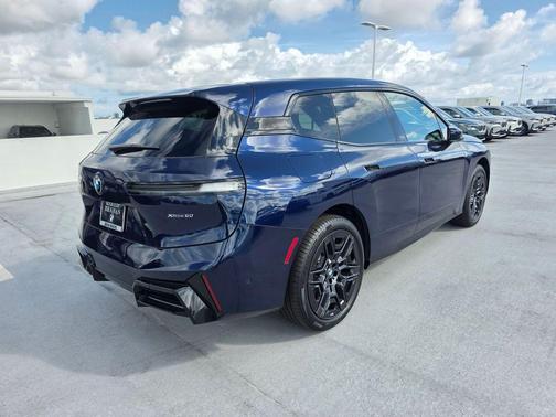 2026 BMW iX xDrive60