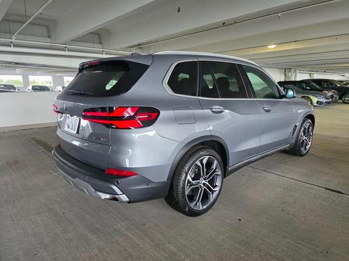 Gray Metallic 2026 BMW X5 sDrive40i