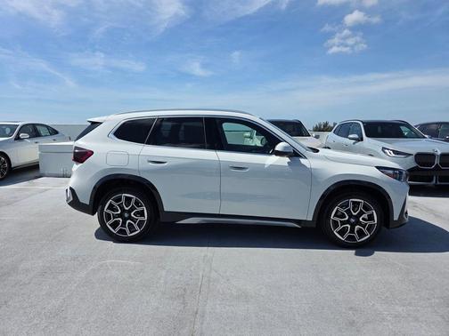 Alpine White 2026 BMW X1 xDrive28i