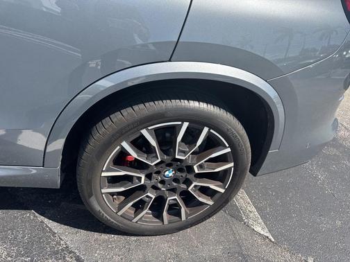 Skyscraper Gray Metallic 2024 BMW X5 sDrive40i