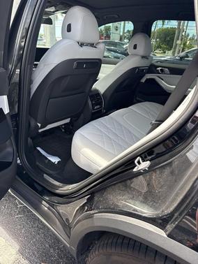 Black Sapphire Metallic 2025 BMW X5 sDrive40i