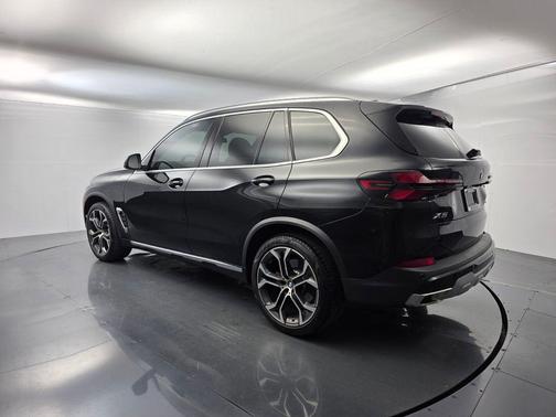 Black Sapphire Metallic 2025 BMW X5 sDrive40i