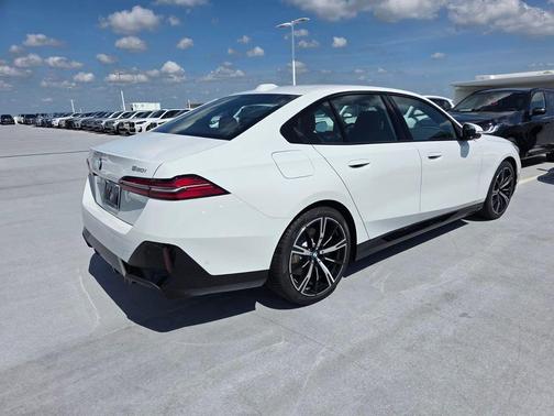 Alpine White 2027 BMW 530 i