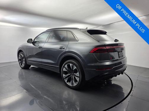 Daytona Gray Pearl Effect 2025 Audi Q8 55 Premium