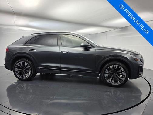 Daytona Gray Pearl Effect 2025 Audi Q8 55 Premium