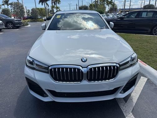 Alpine White 2023 BMW 540 i xDrive