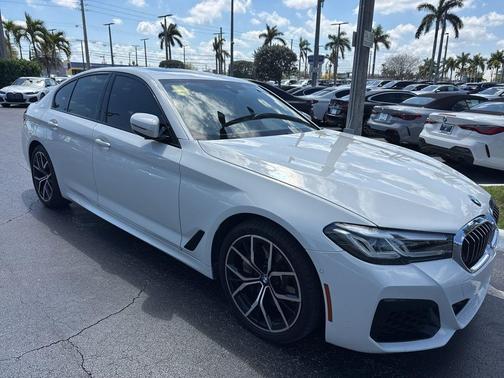 Alpine White 2023 BMW 540 i xDrive