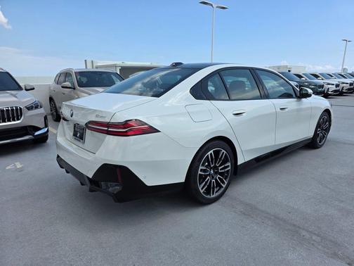 Alpine White 2026 BMW 530 i