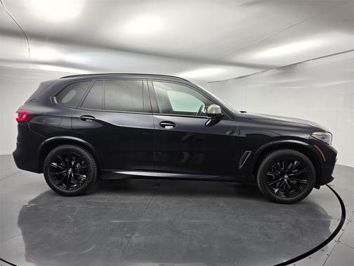 2022 BMW X5 M50i
