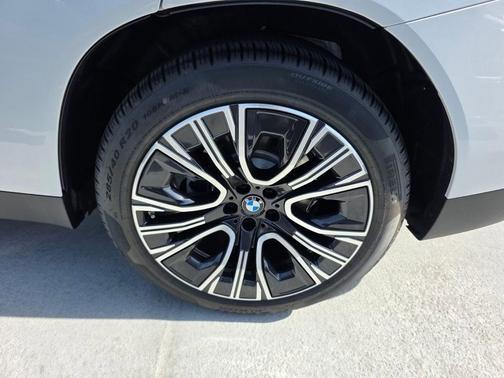 Mineral White Metallic 2026 BMW X3 30 xDrive