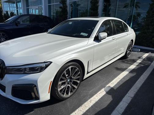 2022 BMW 750 i xDrive