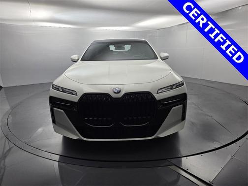 2025 BMW 760 760i xDrive