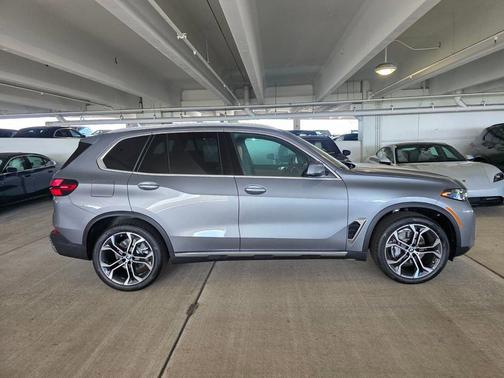 Gray Metallic 2026 BMW X5 xDrive40i