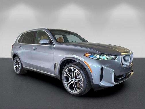 Gray Metallic 2026 BMW X5 xDrive40i