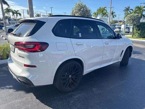 2023 BMW X5 M50i