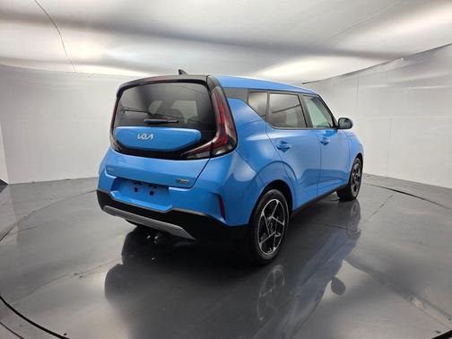 Surf Blue 2024 Kia Soul EX