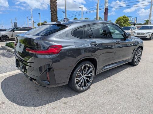 2025 BMW X4 xDrive30i