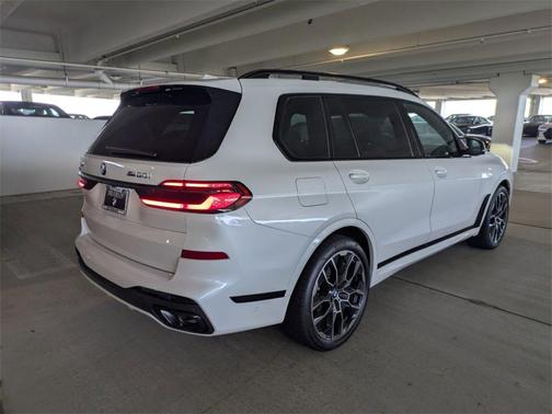 2026 BMW X7 M60i