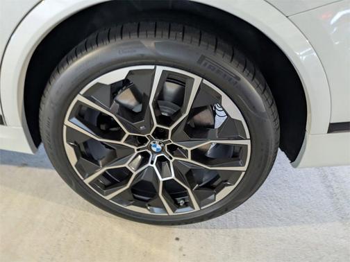 2026 BMW X7 M60i