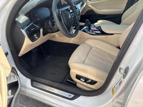 2023 BMW 530 i