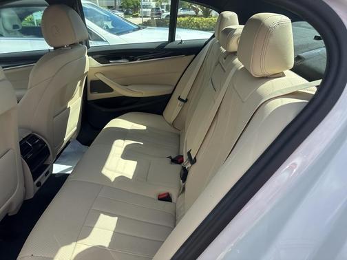 2023 BMW 530 i