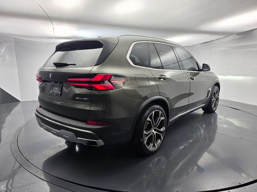 Manhattan Green Metallic 2024 BMW X5 sDrive40i