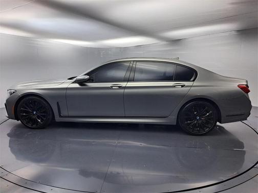 2022 BMW 750 i xDrive
