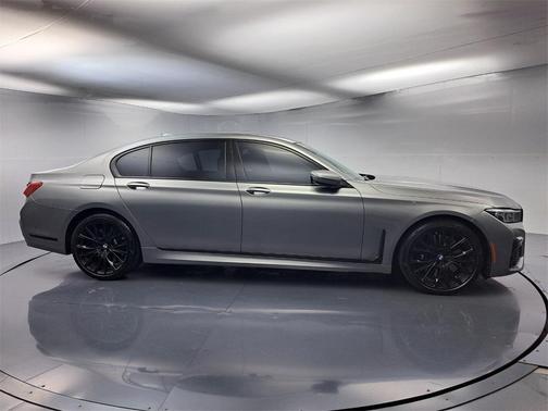 2022 BMW 750 i xDrive