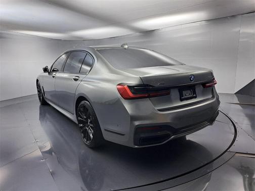 2022 BMW 750 i xDrive