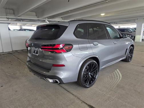 Gray Metallic 2026 BMW X5 xDrive40i