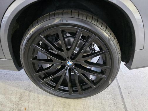 Gray Metallic 2026 BMW X5 xDrive40i