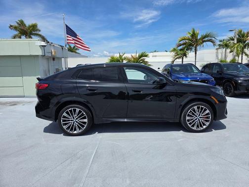 Black Sapphire Metallic 2026 BMW X2 xDrive28i