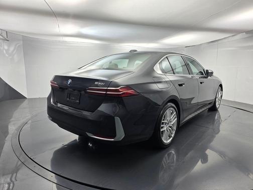 Dark Graphite Metallic 2024 BMW 530 i