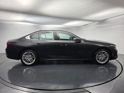 Dark Graphite Metallic 2024 BMW 530 i