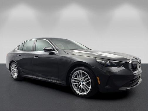Dark Graphite Metallic 2024 BMW 530 i
