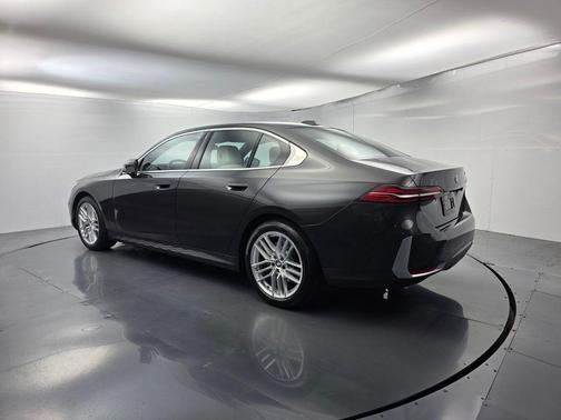 Dark Graphite Metallic 2024 BMW 530 i