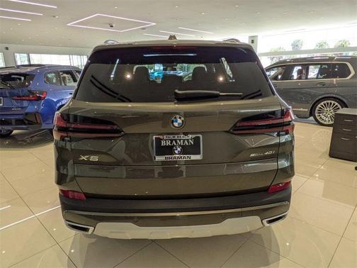 2026 BMW X5 sDrive40i