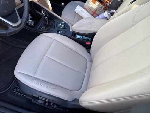 2022 BMW X1 sDrive28i