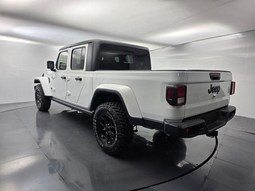 Bright White Clearcoat 2022 Jeep Gladiator Sport