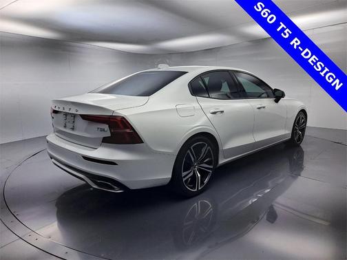 2019 Volvo S60 T5 R-Design