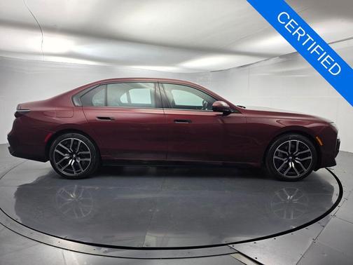 Aventurin Red Metallic 2023 BMW 760 760i xDrive