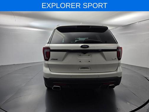 White Platinum Tri-Coat Metallic 2017 Ford Explorer sport