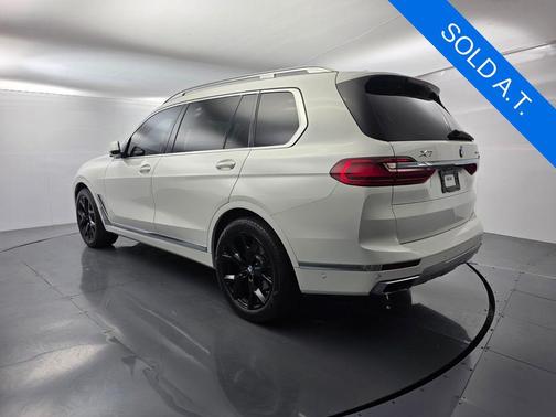 Alpine White 2022 BMW X7 xDrive40i