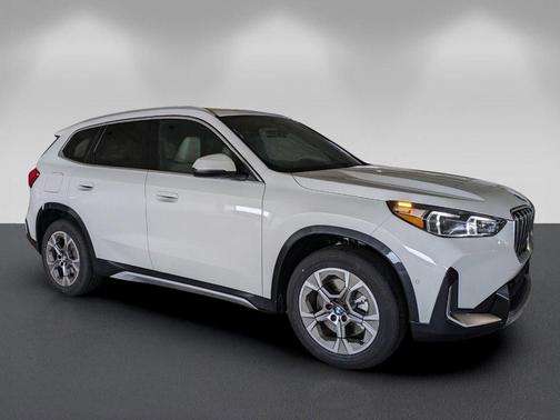Mineral White Metallic 2026 BMW X1 xDrive28i