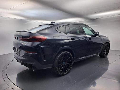 2022 BMW X6 M50i